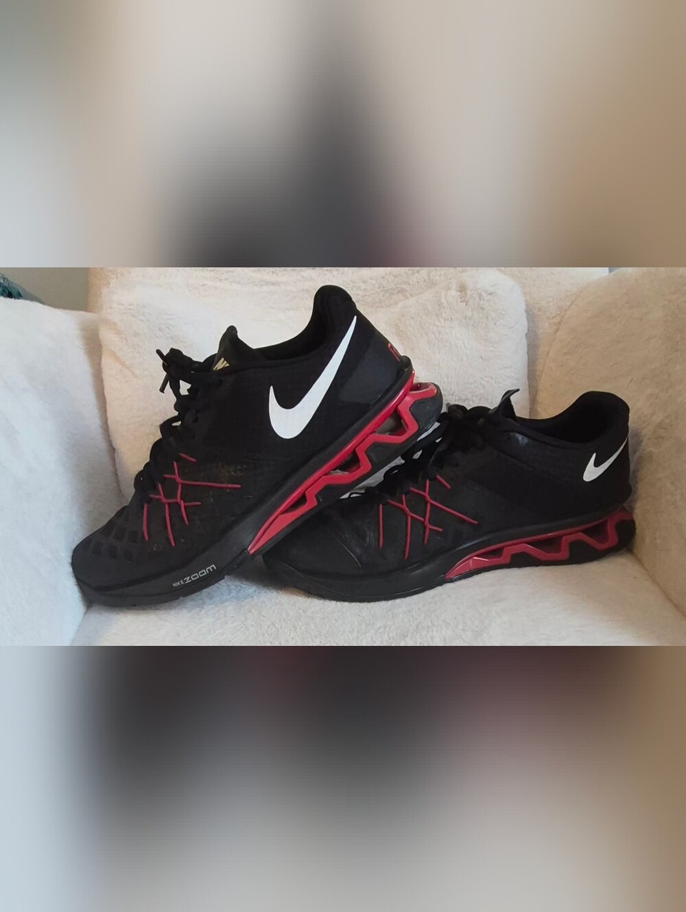 Nike Men's Black & Red Running Shoes